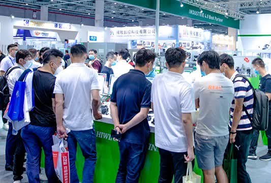 在選擇優(yōu)質(zhì)風塔卷板機時，您需要了解以下幾點